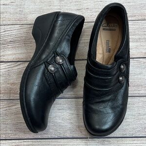 Clarks Soft Cushion Collection Black Double Button Slip On Shoes EUC Size 8